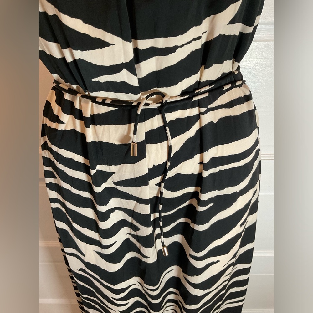 H&M DRESS - Picture 3 of 11